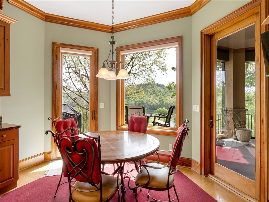 220 Long Cove Court Sunset, SC 29685 - Photo 10 of 49