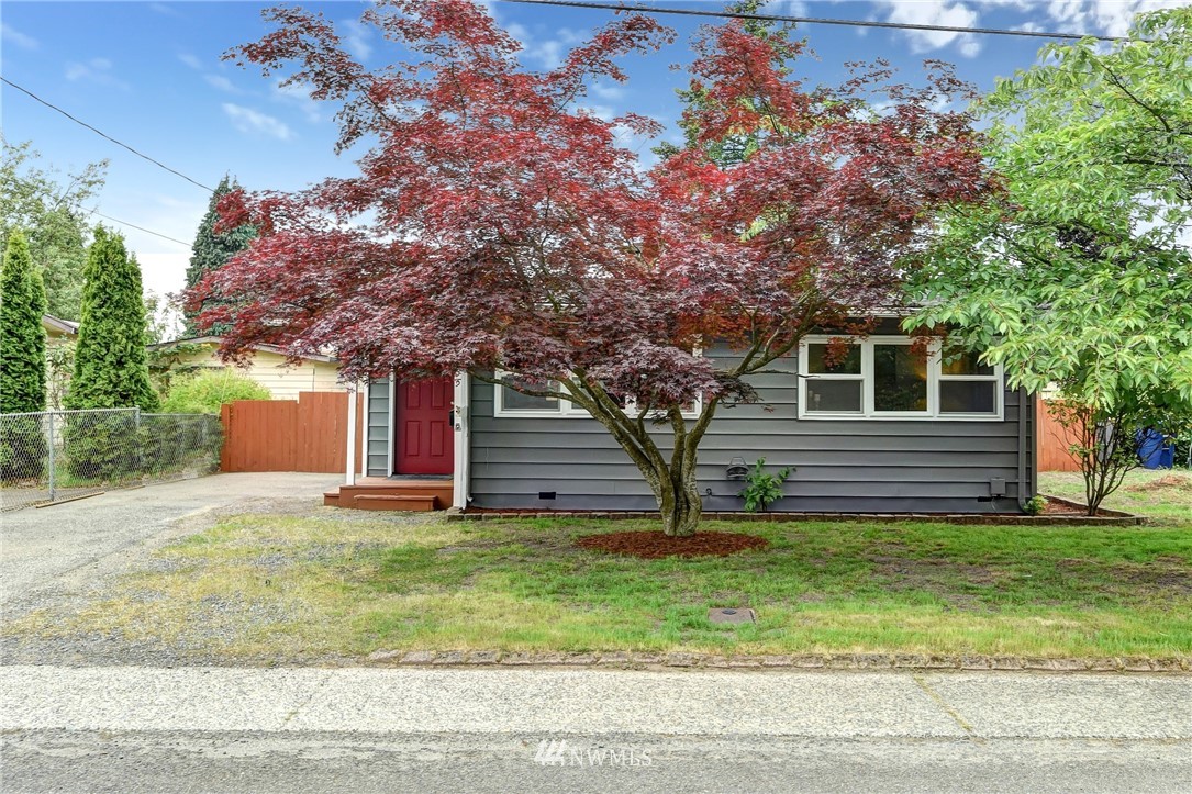 855 Edmonds Avenue Northeast Renton, WA 98056 - Photo 2 of 23