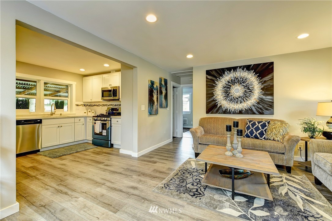 855 Edmonds Avenue Northeast Renton, WA 98056 - Photo 11 of 23