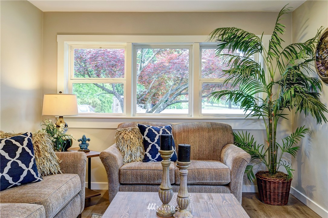 855 Edmonds Avenue Northeast Renton, WA 98056 - Photo 13 of 23