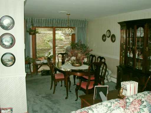 895 Cherry Street Green Tree, PA 15205 - Photo 3 of 8 Gallery Image 3