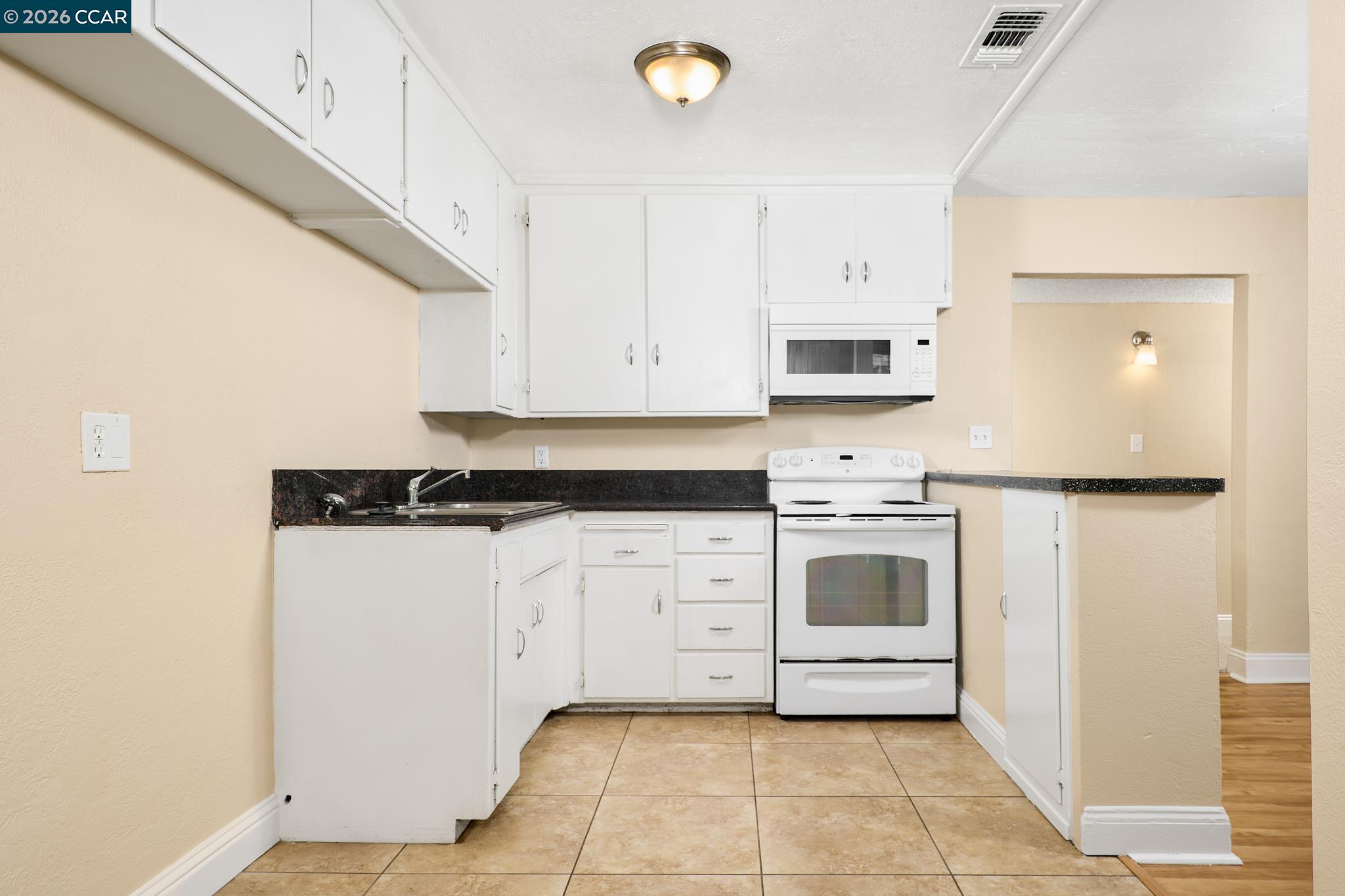 7107 Paladin Way Rio Linda, CA 95673 - Photo 2 of 17