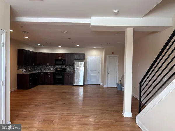 $2,200 | 1400-1414 South Darien Street, Unit G, Philadelphia, PA 19147