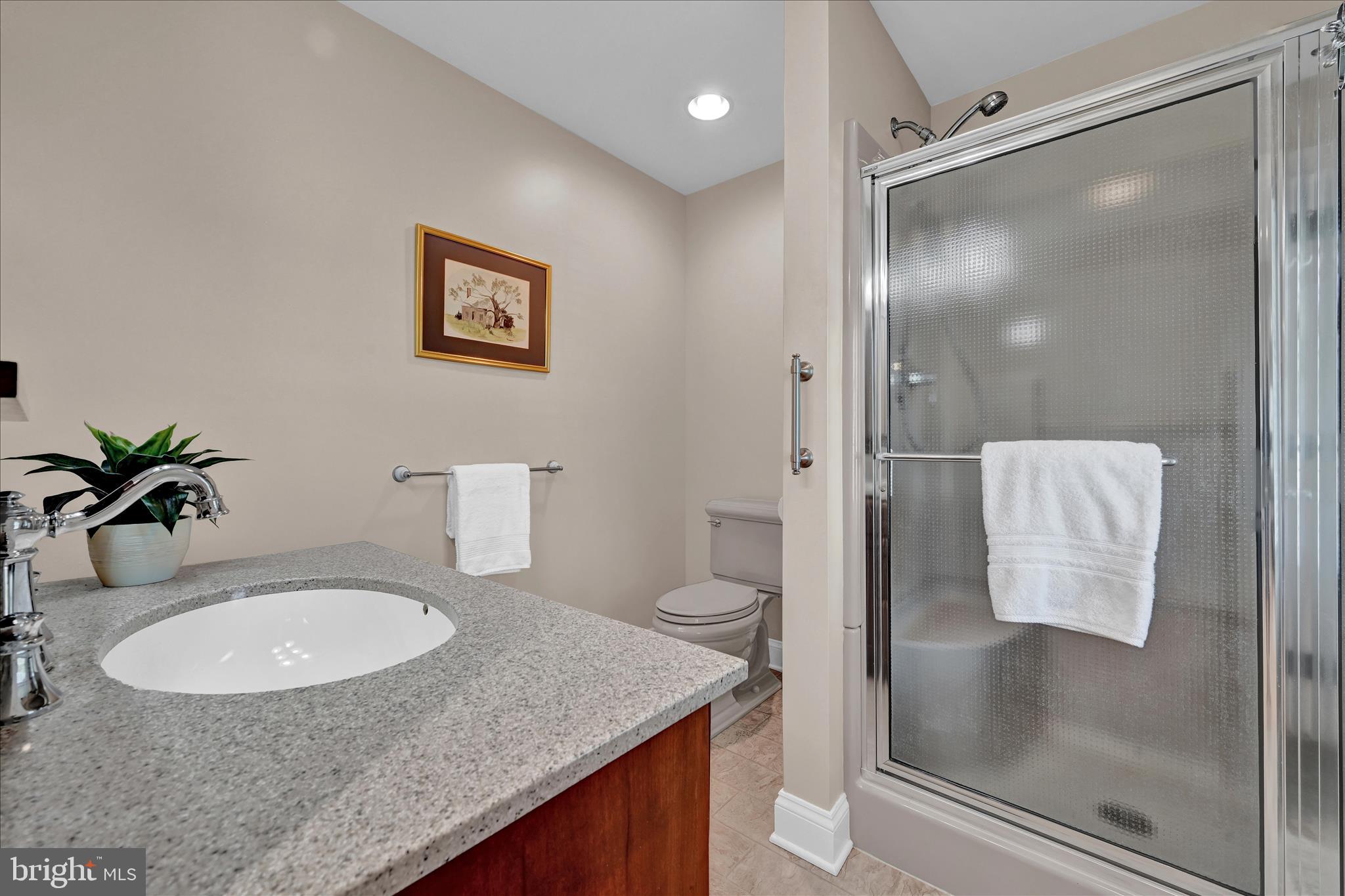 826 Blue Grass Road Lancaster, PA 17601 - Photo 19 of 43 Main Level Full Bathroom