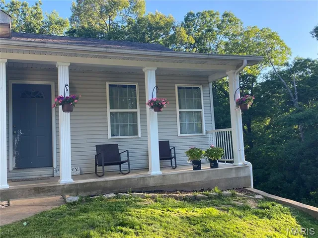 $259,900 | 8841 Ridgecrest Drive, Valles Mines, MO 63087