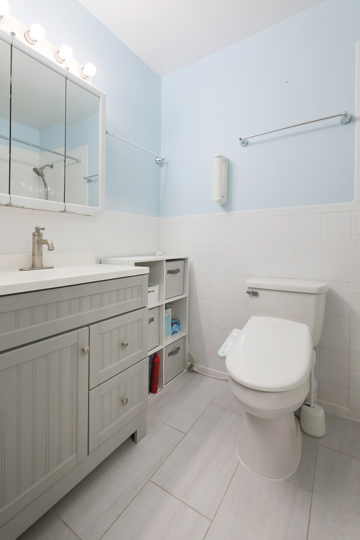 10385 Dearlove Road, Unit 1K Glenview, IL 60025 - Photo 13 of 23