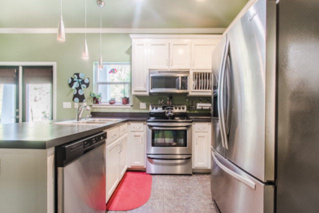 10482 Emmanuel Street Daphne, AL 36526 - Photo 13 of 24 Kitchen