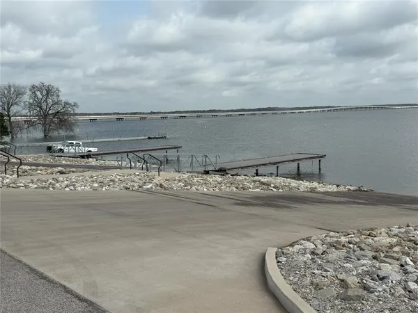 $279,000 | 494 Lannius Road, Dodd City, TX 75438