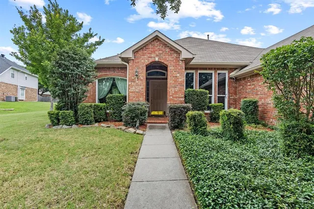 $399,900 | 2009 Lake Fork Court, Denton, TX 76210