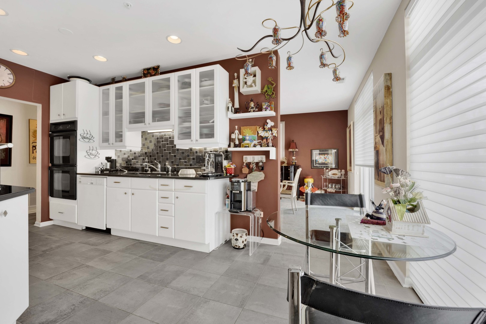 800 Weidner Road, Unit 208 Buffalo Grove, IL 60089 - Photo 7 of 19 a view of living room and window
