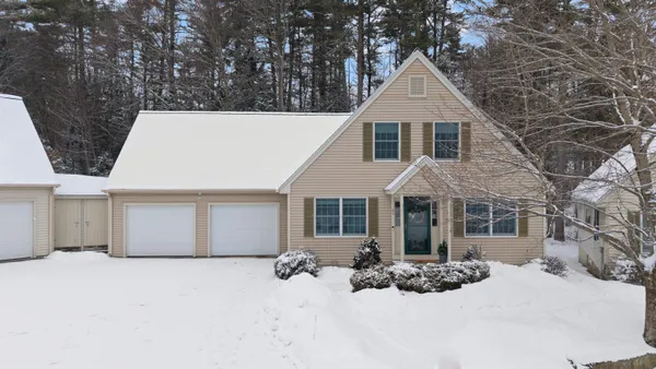 $585,000 | 59 Bucks Hill Road, Durham, NH 03824