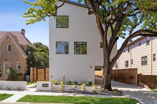 $3,200 | 6144 Oram Street, Unit 4, Dallas, TX 75214