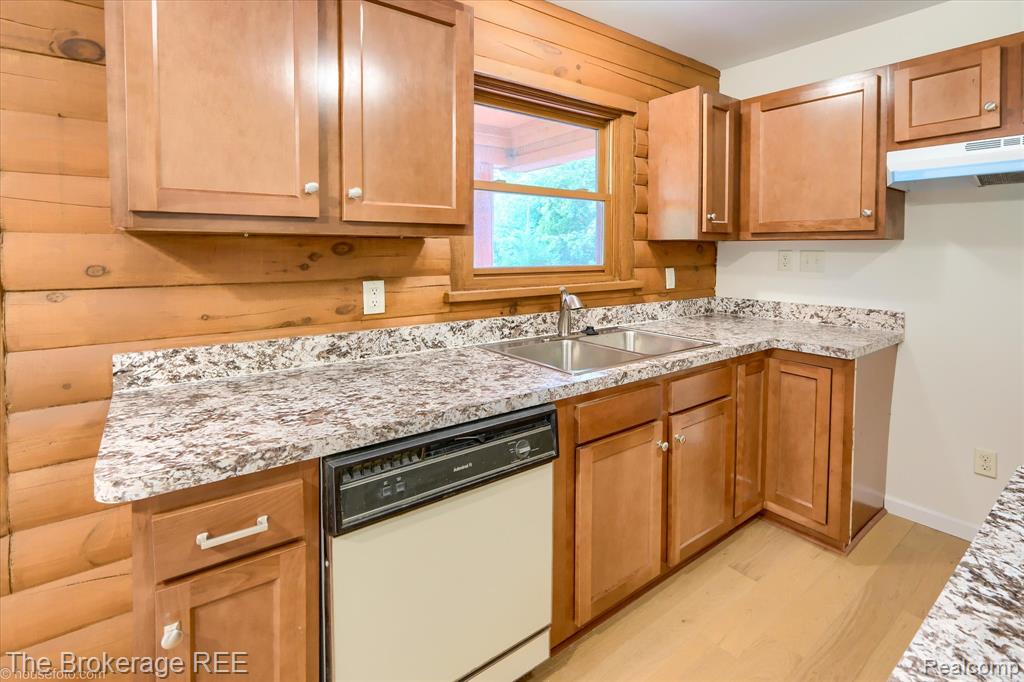 1077 Hadley Road Lapeer, MI 48446 - Photo 20 of 61