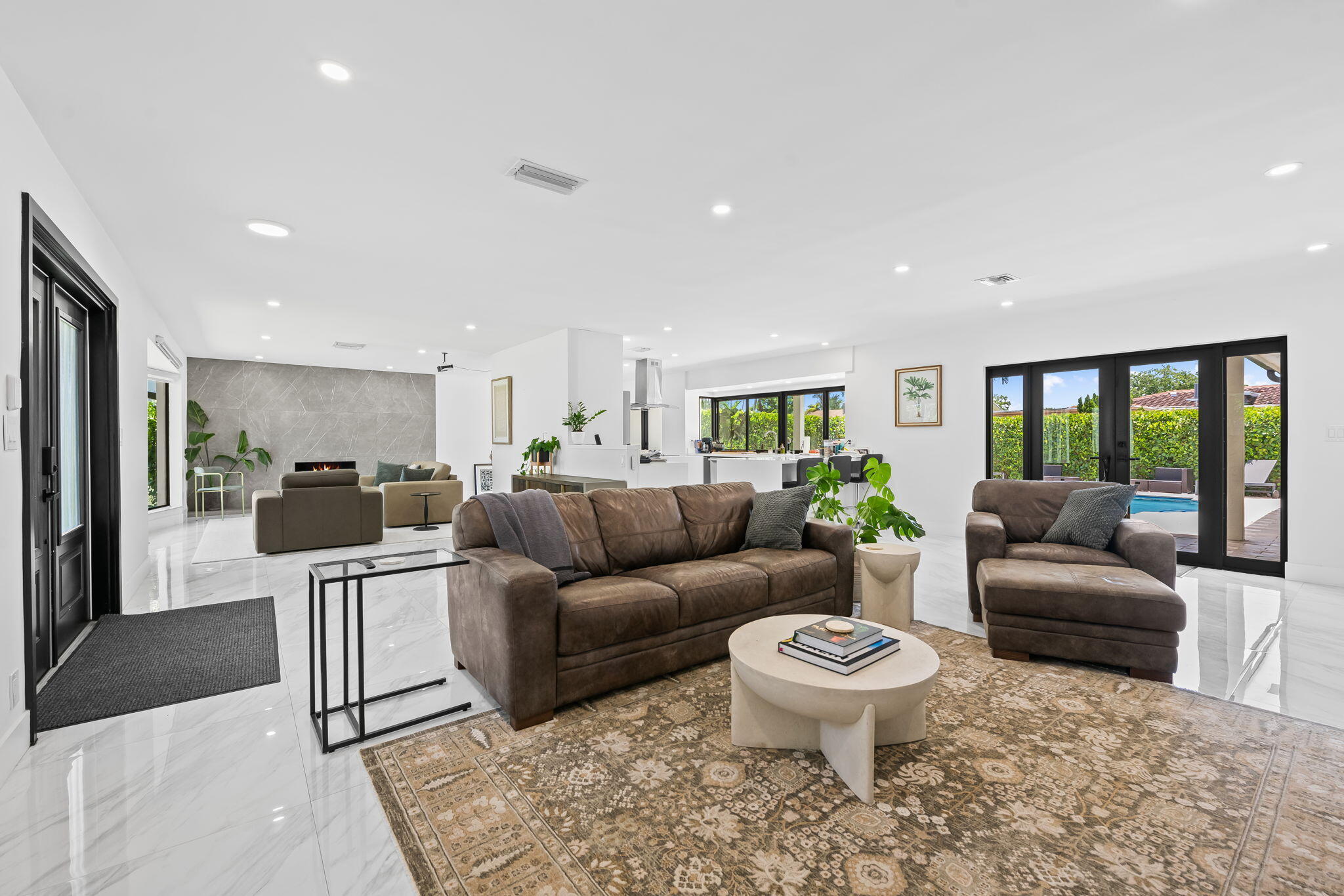 5122 Cleveland Street Hollywood, FL 33021 - Photo 17 of 28 17-web-or-mls-DSC_3925