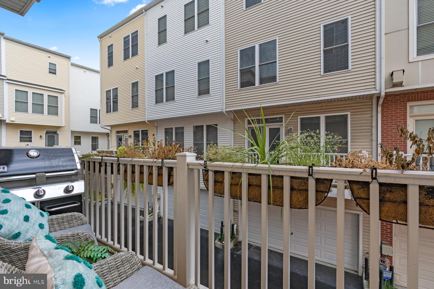 1022 3rd Place Southeast Washington, DC 20003 - Photo 10 of 38