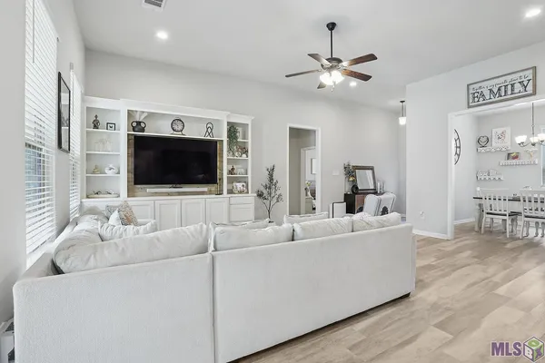 $250,000 | 28312 Natchez Trace, Denham Springs, LA 70726