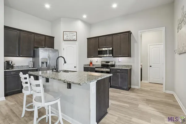 $250,000 | 28312 Natchez Trace, Denham Springs, LA 70726
