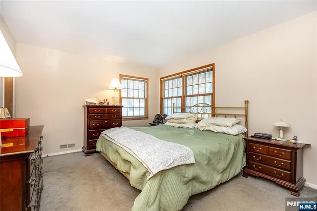 $699,900 | 18 Stanford Place, Wayne, NJ 07470