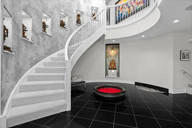 $3,350,000 | 920 St Stephens Green, Oak Brook, IL 60523