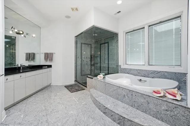 $3,350,000 | 920 St Stephens Green, Oak Brook, IL 60523