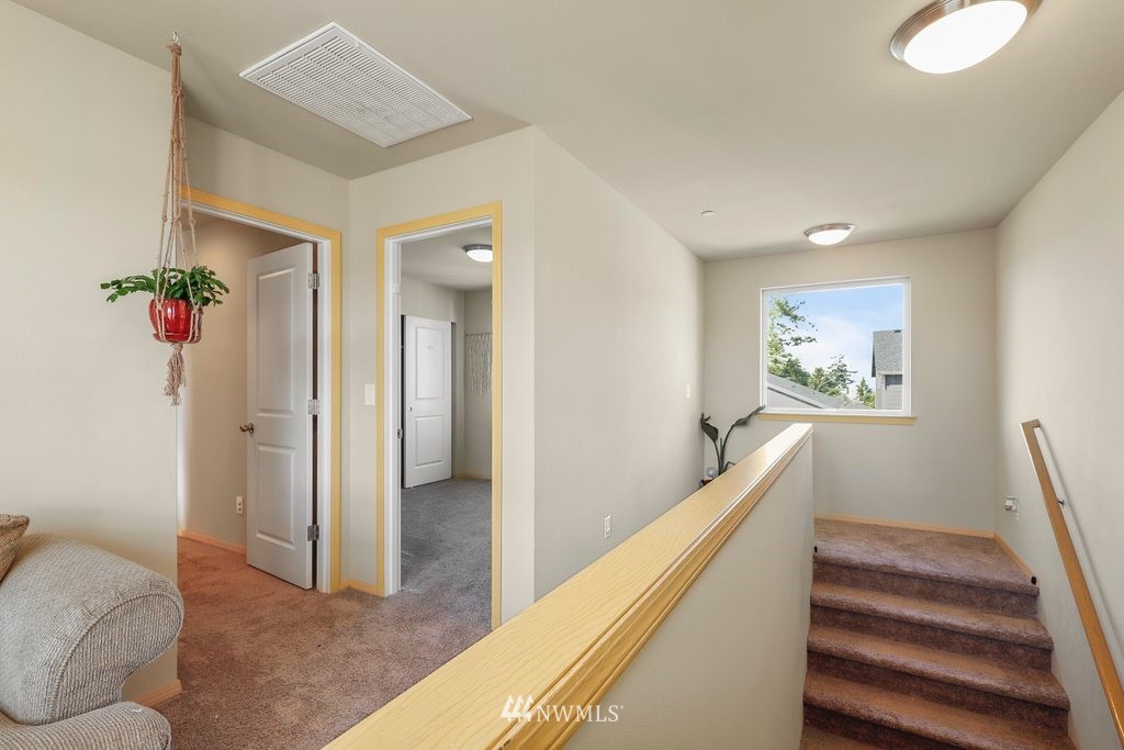 2470 Zeeden Way Bremerton, WA 98310 - Photo 13 of 31 Gallery Image 13