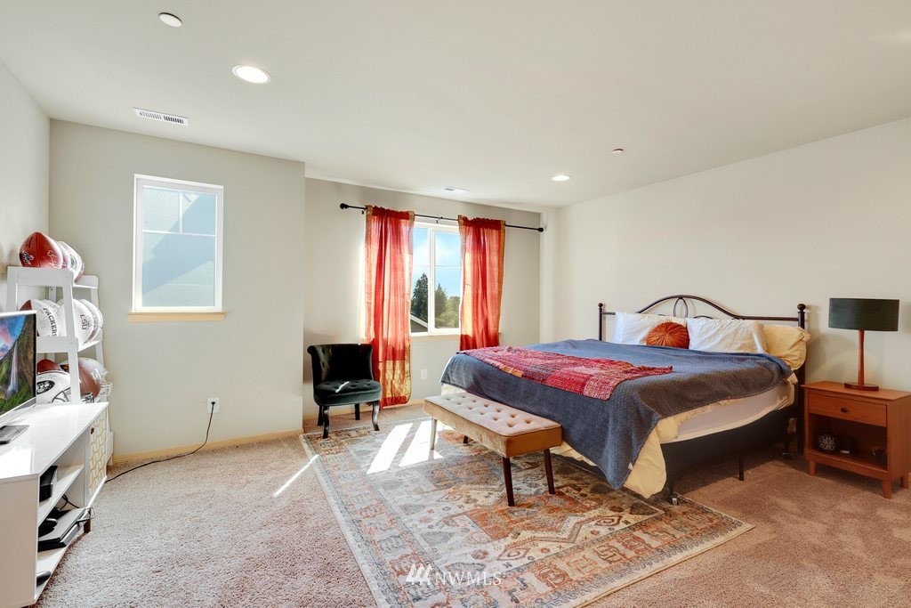 2470 Zeeden Way Bremerton, WA 98310 - Photo 18 of 31 Gallery Image 18