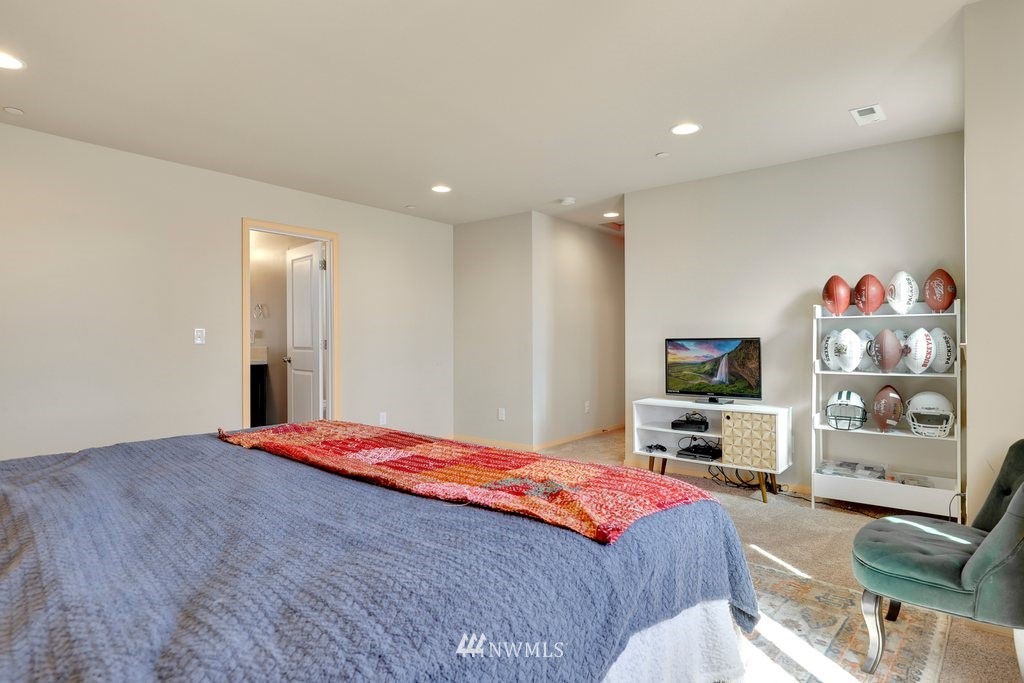 2470 Zeeden Way Bremerton, WA 98310 - Photo 22 of 31 Gallery Image 22