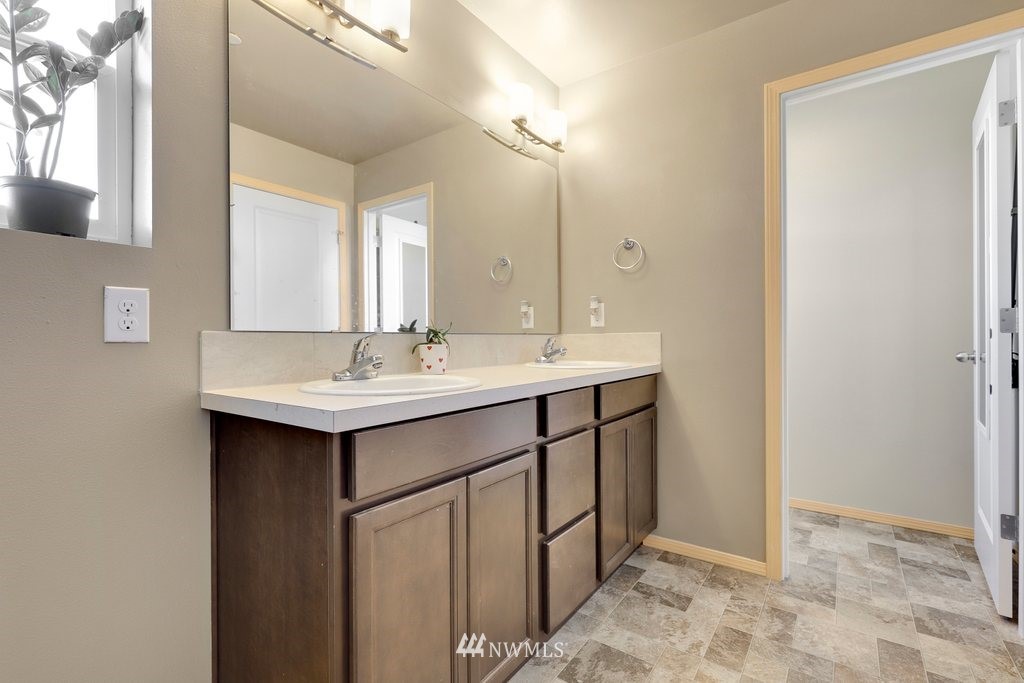 2470 Zeeden Way Bremerton, WA 98310 - Photo 23 of 31 Gallery Image 23