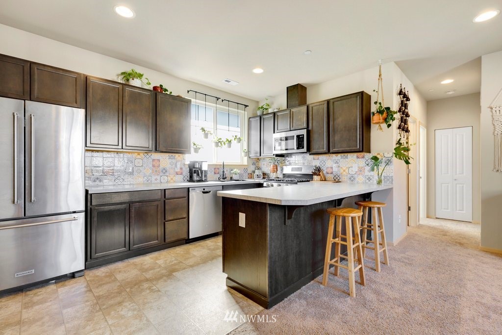 2470 Zeeden Way Bremerton, WA 98310 - Photo 5 of 31 Gallery Image 5