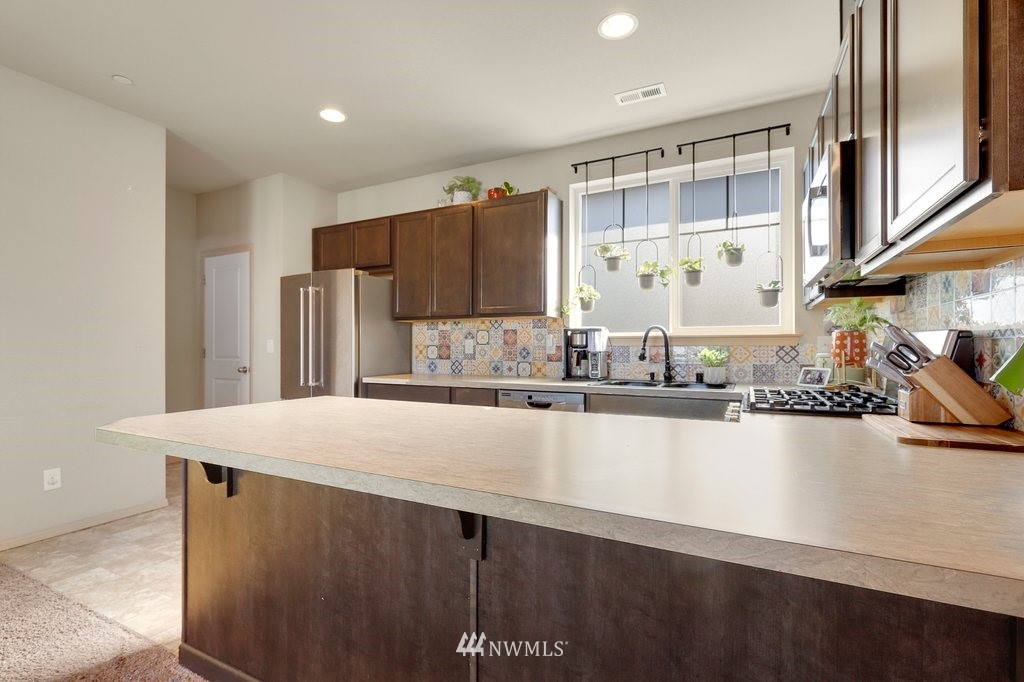 2470 Zeeden Way Bremerton, WA 98310 - Photo 8 of 31 Gallery Image 8