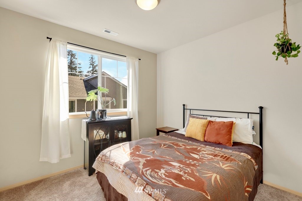 2470 Zeeden Way Bremerton, WA 98310 - Photo 10 of 31 Gallery Image 10