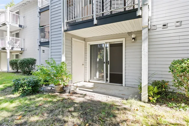 a view of a entrance door of the house