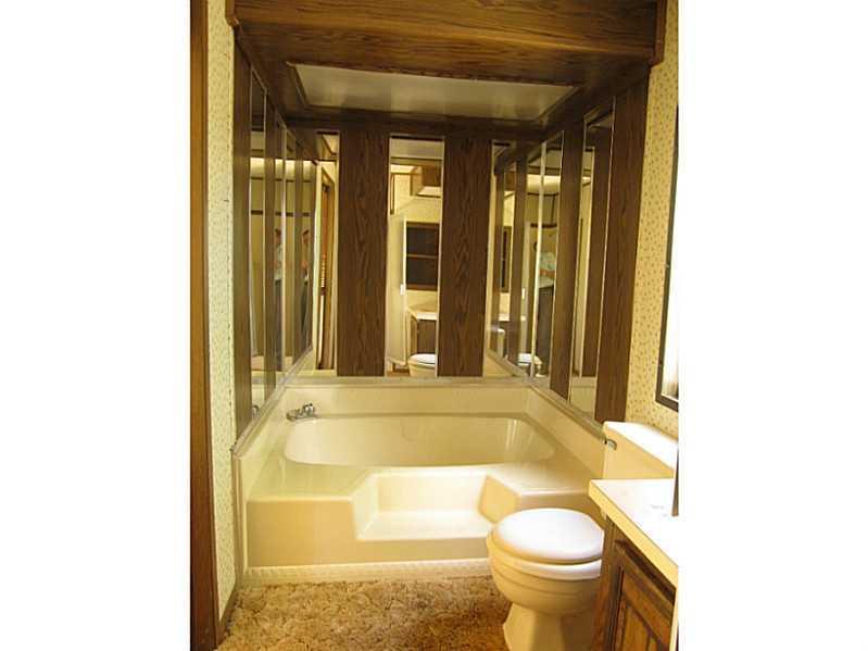 9 Hardy Point Road Pembroke, ME 04666 - Photo 11 of 19 Bathroom. Master bath with large...