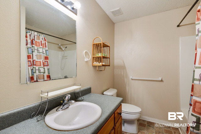 500 West Rose Avenue Foley, AL 36535 - Photo 7 of 21 Bathroom 2