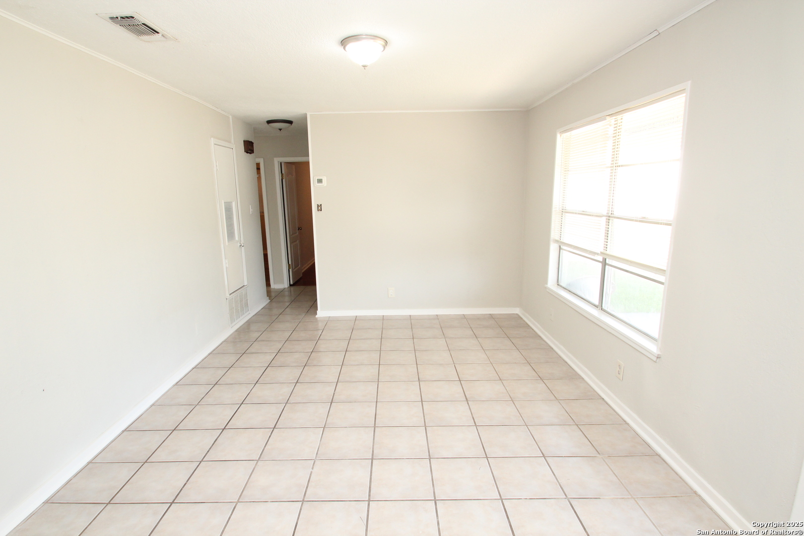310 Threadneedle Lane San Antonio, TX 78227 - Photo 11 of 27