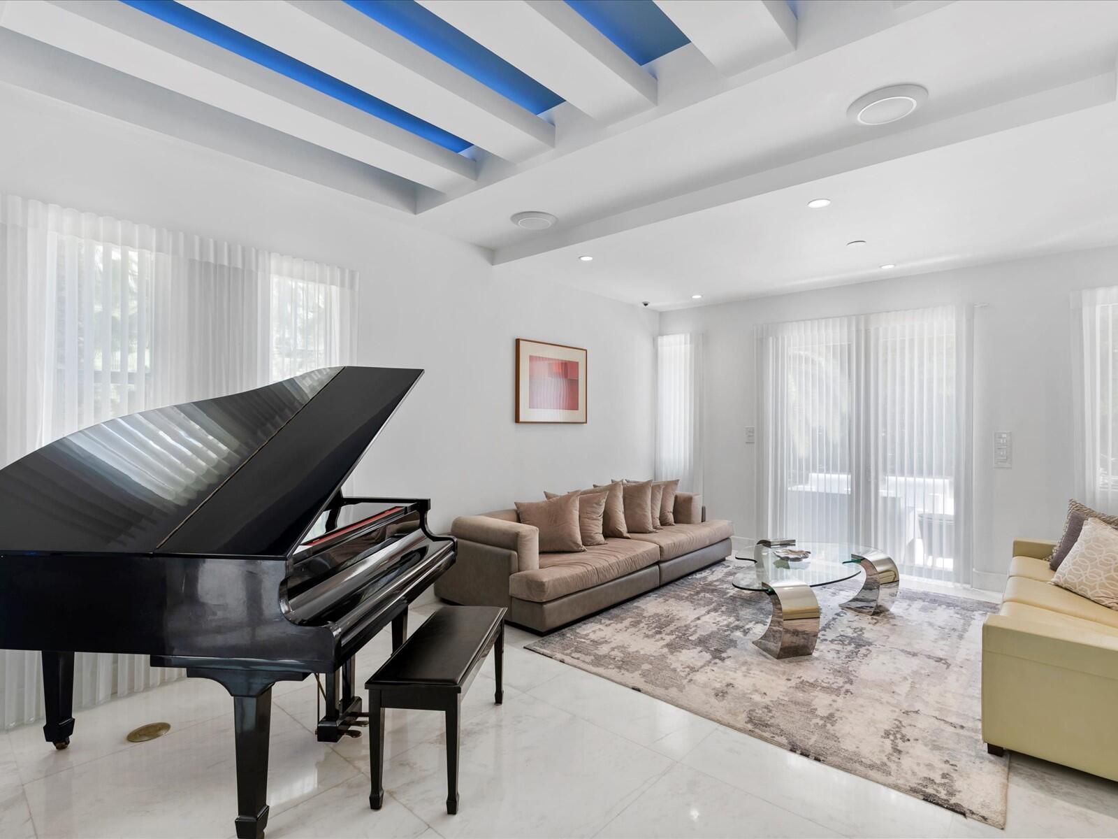 3917 South Le Jeune Road Miami, FL 33146 - Photo 14 of 66 44-Living