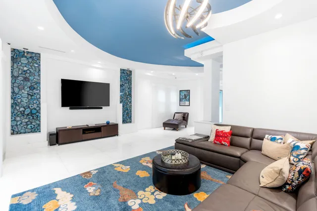 $3,750,000 | 3917 South Le Jeune Road, Miami, FL 33146