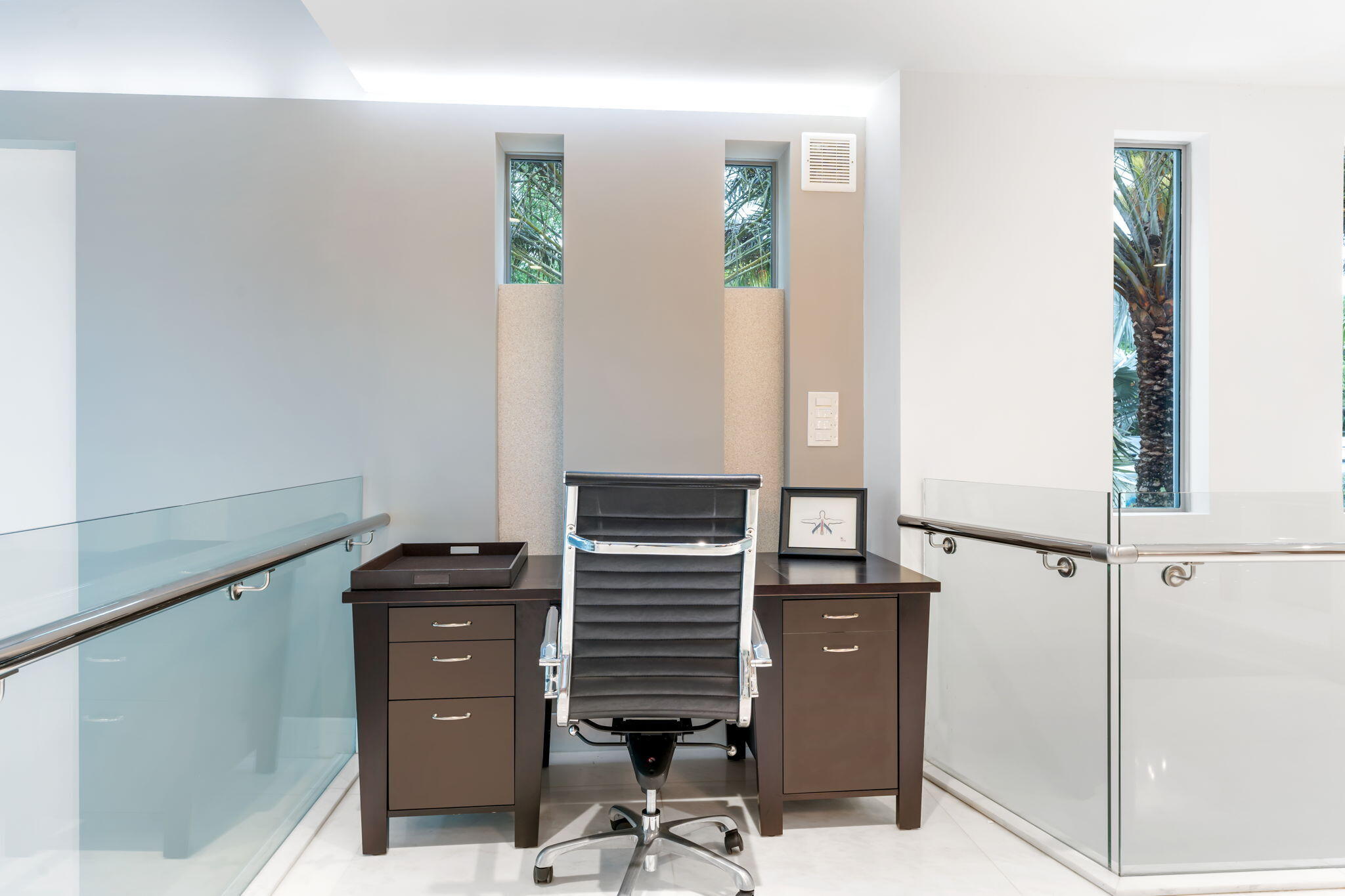 3917 South Le Jeune Road Miami, FL 33146 - Photo 44 of 66 Desk space