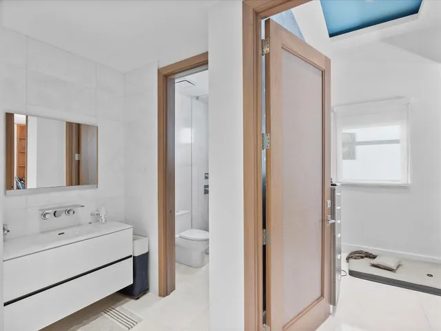 $3,750,000 | 3917 South Le Jeune Road, Miami, FL 33146