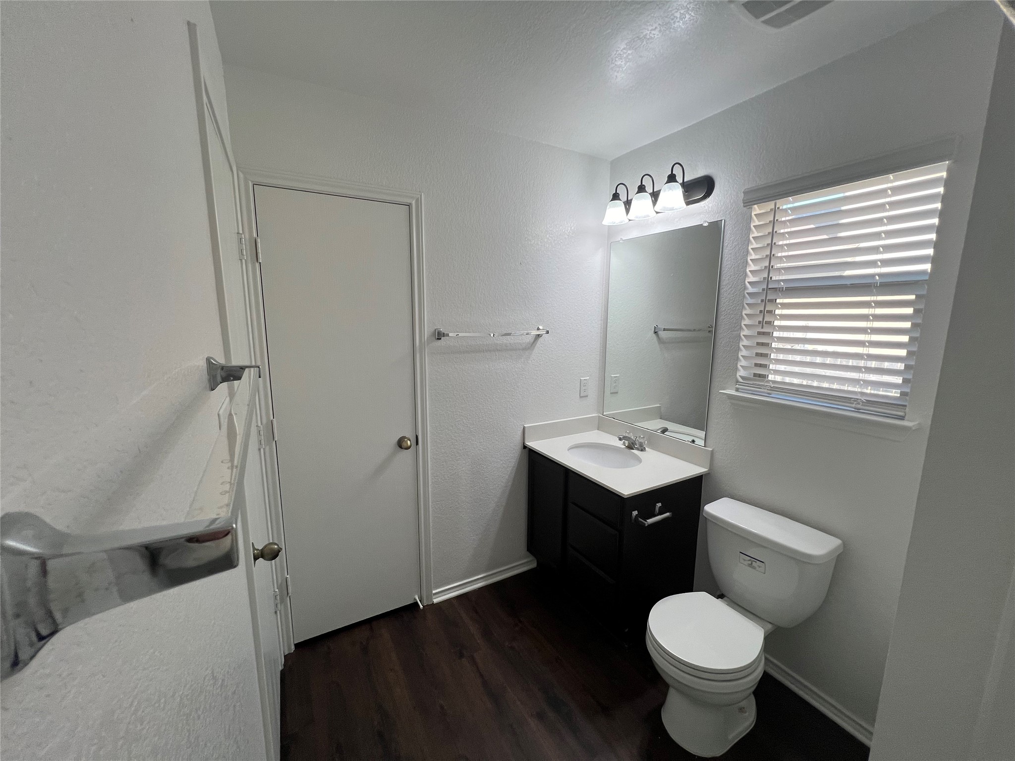 270 Sheep Trail Drive Kyle, TX 78640 - Photo 7 of 27 Secondary Bathroom