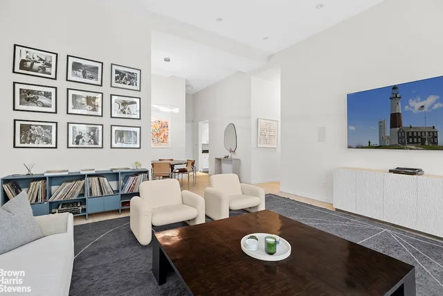 $2,695,000 | 252 7th Avenue, Unit 3F | Chelsea