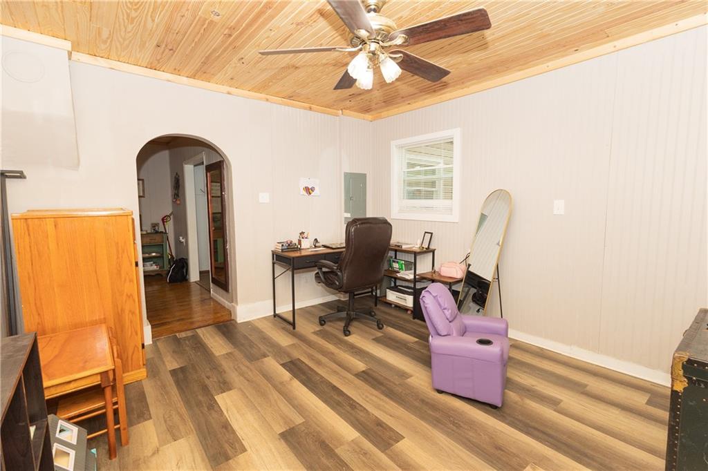 2039 26000 Road Parsons, KS 67357 - Photo 18 of 47 Gallery Image 18