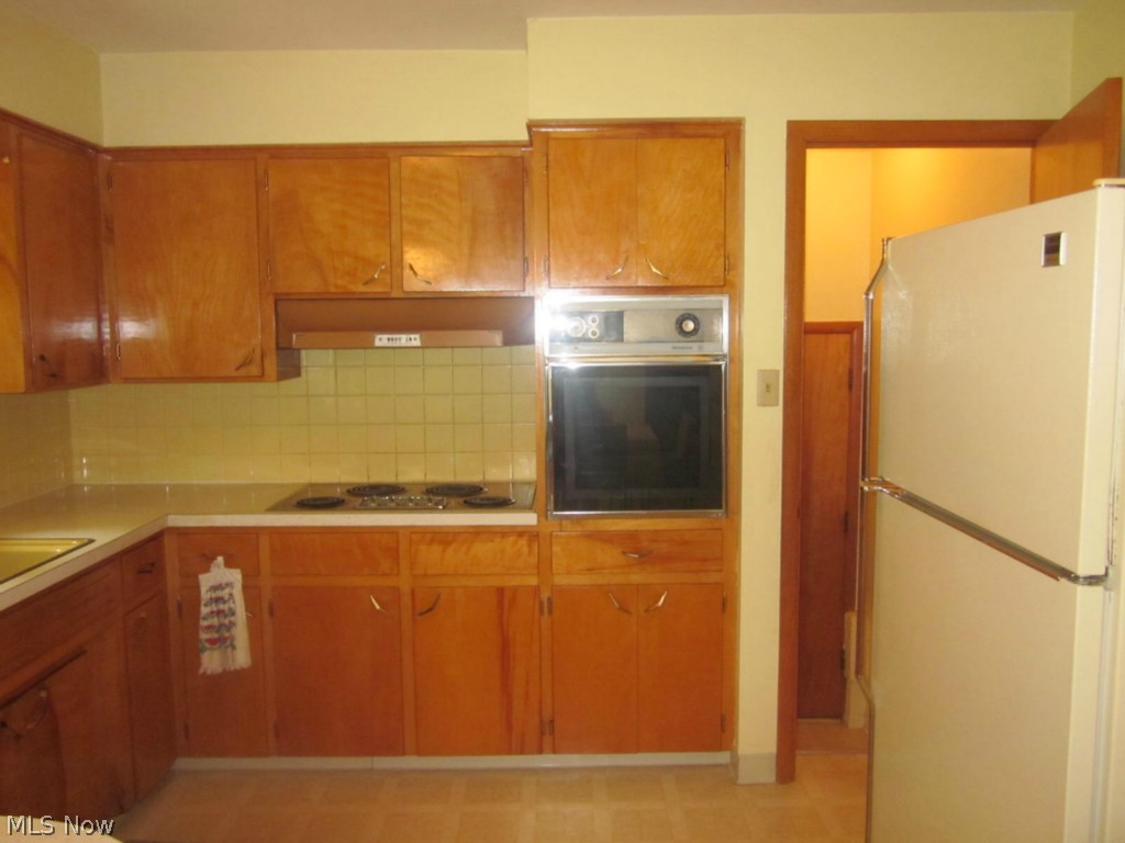 1227 South Hametown Road Akron, OH 44321 - Photo 4 of 18