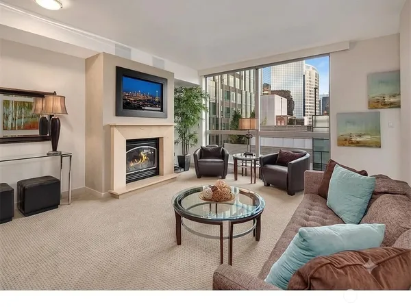 $749,000 | 10650 Northeast 9th Place, Unit 821, Bellevue, WA 98004