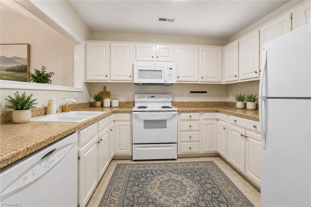 4405 Single Tree Lane High Point, NC 27265 - Photo 12 of 28 Virtually staged