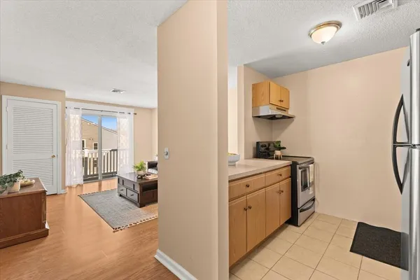 $229,900 | 450 Somerset Avenue, Unit 18, Taunton, MA 02780