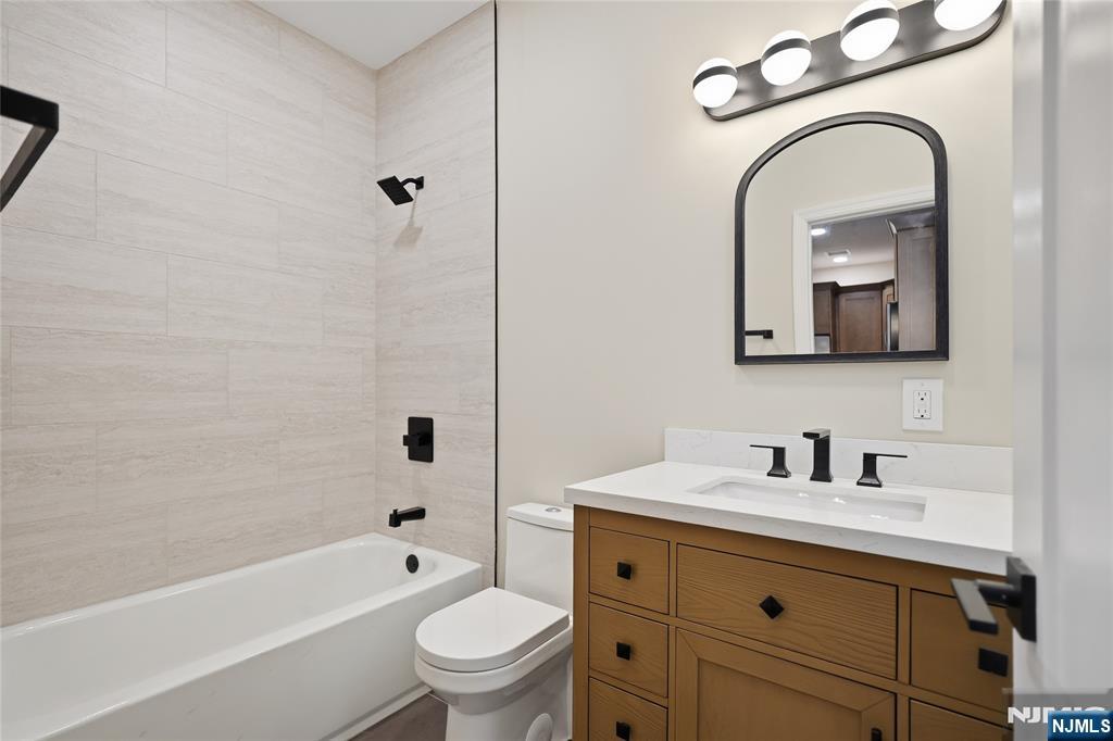 30 Edison Street Bloomfield, NJ 07003 - Photo 8 of 44