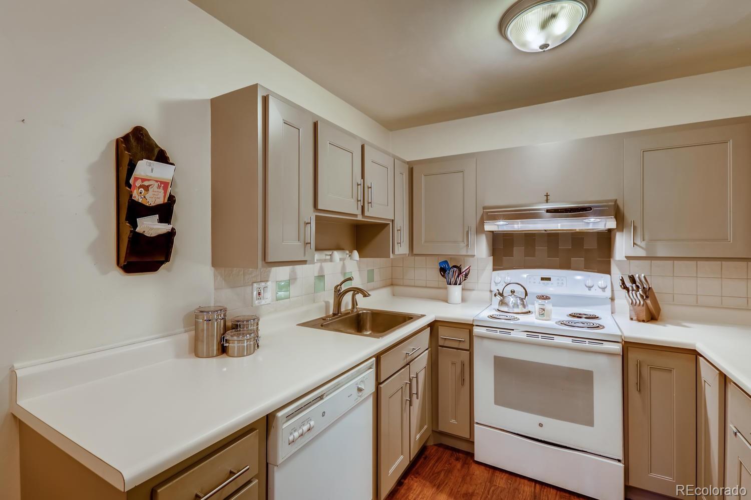 665 South Clinton Street, Unit 13B Denver, CO 80247 - Photo 9 of 26