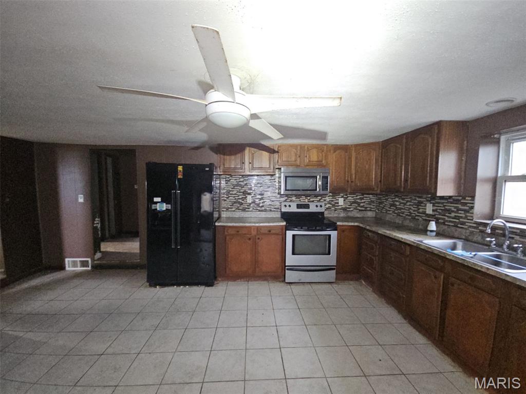 4289 Primo Road Festus, MO 63028 - Photo 6 of 11