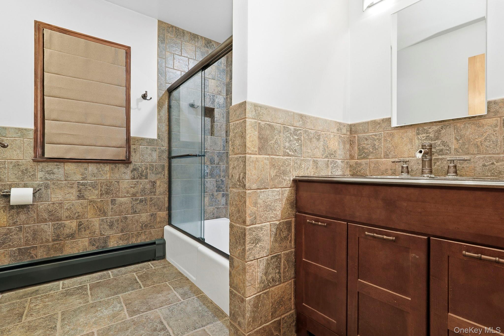 33 Fulmar Road Mahopac, NY 10541 - Photo 17 of 45 Full Bath.